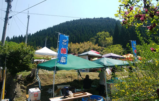 追加発注や納期の対応もとても速いので準備にも助かりました。　井上 豊則さま