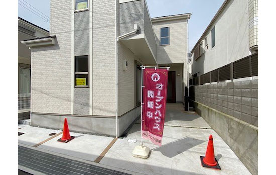 デザインもこちらの思うように何度も直していただき助かりました。　株式会社Brilas　中村 壮一さま