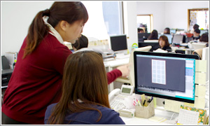 専任デザイナーによるデザイン作成無料、修正も何度でも無料