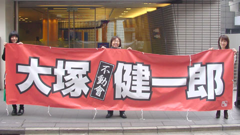 右下に小さく「ひろ」と署名を入れた