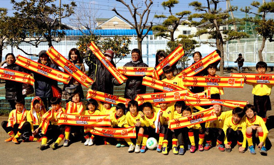 「大きくチームロゴを入れたので、応援旗がわりにもなります。」田口 亜弓さま