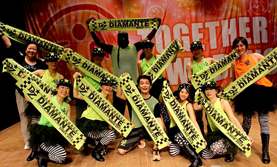 「スピーディーで出来上がりも素晴らしくスタッフさんの対応も気持ち良く本当にありがとうございました。」柘植 由美根さま